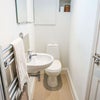 Photo 3: En suite
