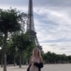 Photo 5: I love to travel, one of my favorite cities is Paris. 