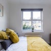 Spacious 4 Bed House On River Thames London