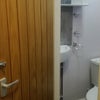 Photo 4: Bathroom