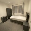 Photo 4: Room 1