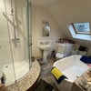 Photo 4: Ensuite bathroom
