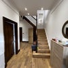 Photo 7: main entrance hall 