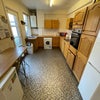 Photo 7: Kitchen