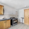 Photo 5: kitchen