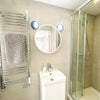 Photo 4: Private ensuite shower room