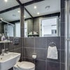 Photo 4: En-suite bathroom