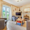 Photo 2: Lounge