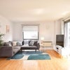 Modern 2 bed flat near the city, with gym and pool