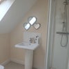 Photo 5: En suite bathroom