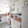 Photo 2: Kitchen