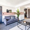 Photo 3: Lounge