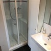 Photo 5: En suite 