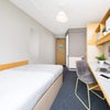 Photo 3: En-Suite Room with 3/4 Bed