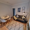 Photo 3: Lounge