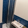 Photo 5: with shower