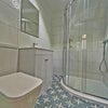 Photo 7: R3 ensuite 