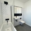 Photo 4: En-Suite