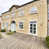Photo 1: Exterior/Entrance