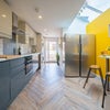 Photo 5: kitchen