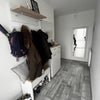 Photo 6: Entrance/hallway