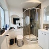 Photo 4: En-suite 