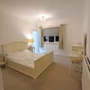 Photo 2: En suite room