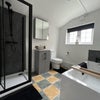 Photo 4: Shared bathroom 