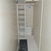 Photo 4: Wardrobe