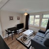 Photo 2: Room 4 - Lounge area