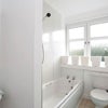 Photo 3: Bathroom