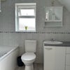 Photo 5: En suite