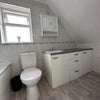 Photo 7: En suite