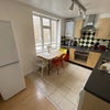 Photo 5: kitchen