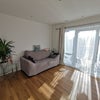 Photo 8: Living room 