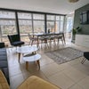 Photo 2: Lounge 