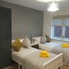 Photo 2: twin bedroom