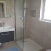 Photo 4: Main bathroom 