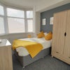 Photo 7: Room 1