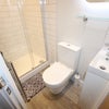 Photo 17: Room 3 En Suite 