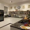 Photo 4: Spacious, well-equipped kitchen
