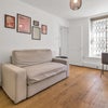 Photo 7: Living room 