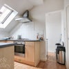 Photo 6: Kitchen
