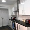 Photo 4: Kitchen