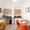 Photo 2: kitchen