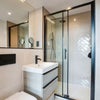 Photo 3: en-suite
