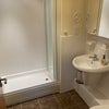 Photo 2: En-Suite
