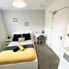 Photo 4: Bedroom 