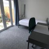 Photo 8: Double bedroom - available 