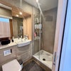 Photo 5: En suite bathroom